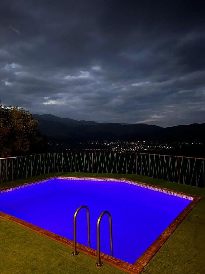 Glamping Wolf Mount Villa Margahovit Exterior photo